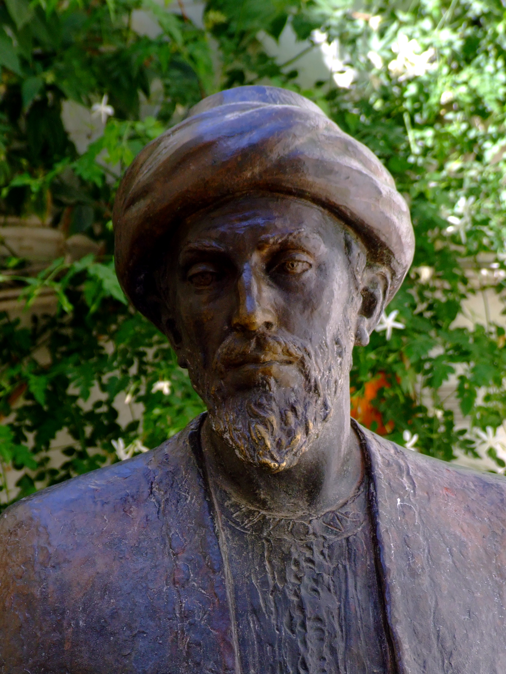 A sculpted portrait of Rambam, Rabbi Moshe ben Maimon